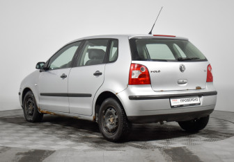 Подержанный автомобиль Volkswagen Polo Hatchback 2002 года (7 фото)
