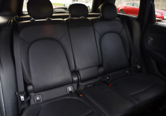 Подержанный автомобиль MINI Countryman 2018 года (25 фото)