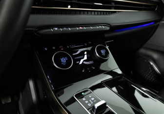 Подержанный автомобиль Exeed LX 2024 года (19 фото)