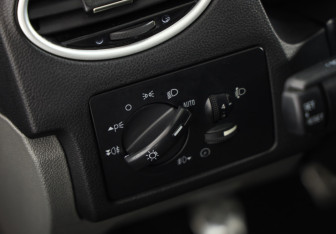 Подержанный автомобиль Ford Focus Sedan 2010 года (18 фото)
