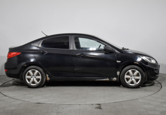 Подержанный автомобиль Hyundai Solaris Sedan 2013 года (4 фото)