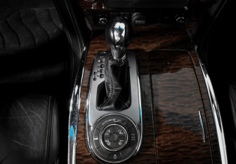 Подержанный автомобиль Nissan Patrol 2014 года (11 фото)