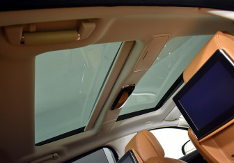 Подержанный автомобиль Jaguar XJ 2016 года (134 фото)