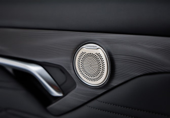 Подержанный автомобиль Voyah Free 2022 года (25 фото)