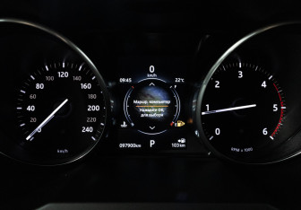 Подержанный автомобиль Land Rover Range Rover Evoque 2017 года (12 фото)