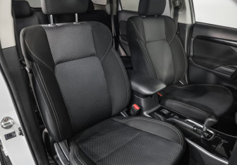 Подержанный автомобиль Mitsubishi Outlander 2019 года (19 фото)