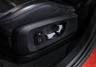 Подержанный автомобиль BMW X6 M 2021 года (27 фото)