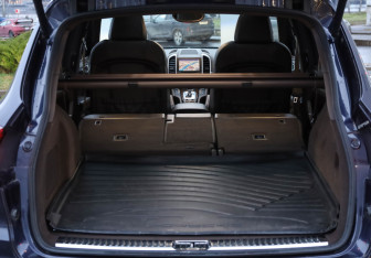 Подержанный автомобиль Porsche Cayenne 2016 года (39 фото)