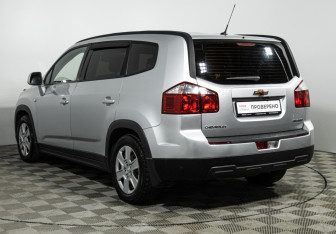 Подержанный автомобиль Chevrolet Orlando 2013 года (7 фото)