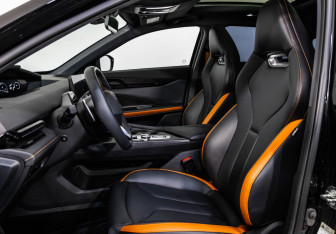 Подержанный автомобиль Changan UNI-V 2023 года (27 фото)