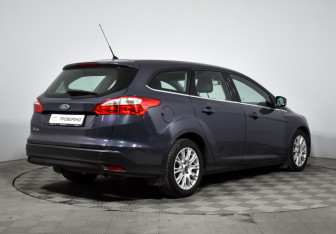Подержанный автомобиль Ford Focus Wagon 2013 года (5 фото)