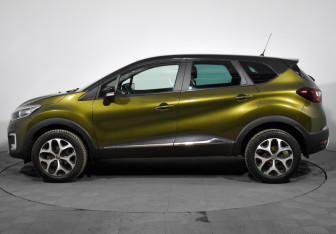 Подержанный автомобиль Renault Kaptur 2017 года (8 фото)