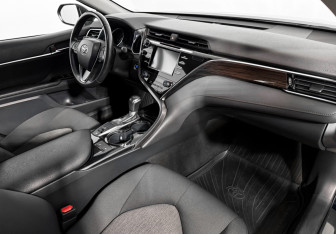 Подержанный автомобиль Toyota Camry Sedan 2019 года (13 фото)