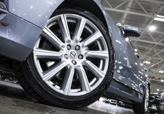 Подержанный автомобиль Volvo S90 2017 года (2 фото)