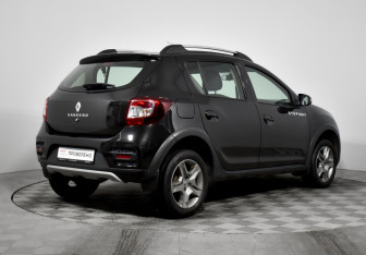 Подержанный автомобиль Renault Sandero 2020 года (5 фото)