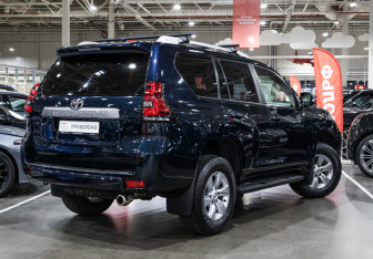 Подержанный автомобиль Toyota Land Cruiser Prado 2018 года (6 фото)