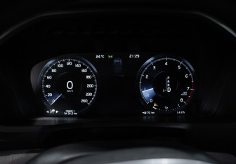 Подержанный автомобиль Volvo XC90 2021 года (18 фото)