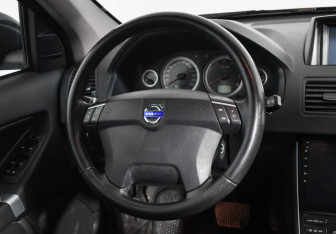 Подержанный автомобиль Volvo XC90 2010 года (15 фото)