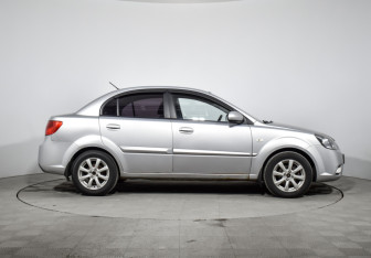 Подержанный автомобиль Kia Rio Sedan 2010 года (4 фото)