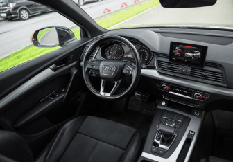 Подержанный автомобиль Audi Q5 2019 года (13 фото)