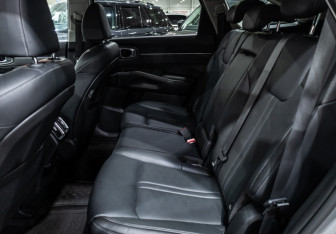 Подержанный автомобиль Kia Sorento 2024 года (18 фото)