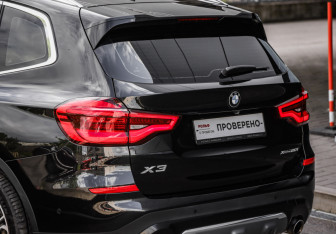 Подержанный автомобиль BMW X3 2020 года (12 фото)