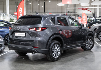 Подержанный автомобиль Mazda CX-5 2025 года (10 фото)