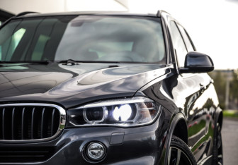 Подержанный автомобиль BMW X5 2016 года (2 фото)