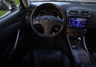 Подержанный автомобиль Lexus IS Sedan 2008 года (11 фото)