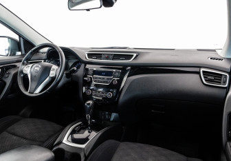 Подержанный автомобиль Nissan Qashqai 2017 года (9 фото)