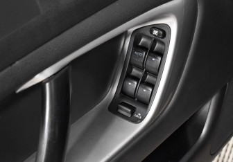 Подержанный автомобиль Subaru Outback Wagon 2007 года (10 фото)