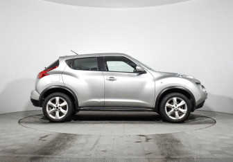 Подержанный автомобиль Nissan Juke 2012 года (4 фото)