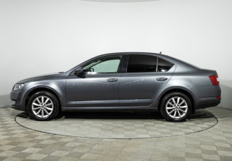 Подержанный автомобиль Skoda Octavia Liftback 2016 года (8 фото)