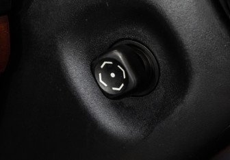 Подержанный автомобиль Toyota Land Cruiser Prado 2016 года (19 фото)