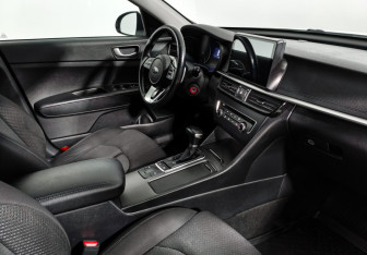 Подержанный автомобиль Kia Optima Sedan 2019 года (13 фото)