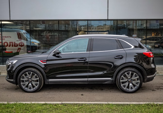 Подержанный автомобиль Hongqi HS5 2024 года (8 фото)