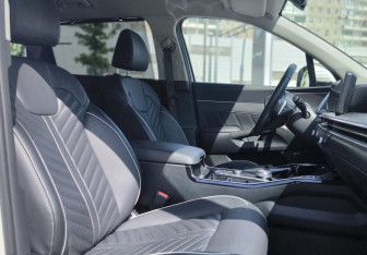 Подержанный автомобиль Kia Sorento 2024 года (10 фото)