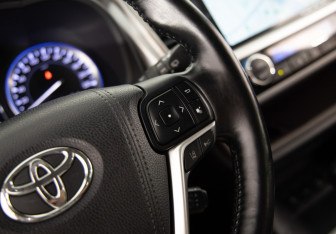 Подержанный автомобиль Toyota Highlander 2016 года (18 фото)