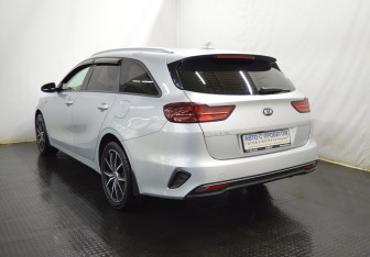 Подержанный автомобиль Kia Ceed Wagon 2021 года (7 фото)