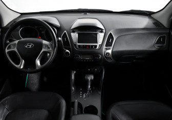 Подержанный автомобиль Hyundai ix35 2012 года (14 фото)