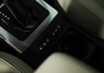 Подержанный автомобиль Land Rover Freelander 2014 года (16 фото)