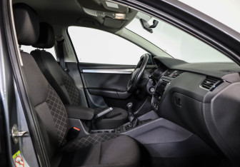 Подержанный автомобиль Skoda Octavia Liftback 2019 года (24 фото)