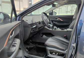 Подержанный автомобиль Omoda C5 2023 года (14 фото)