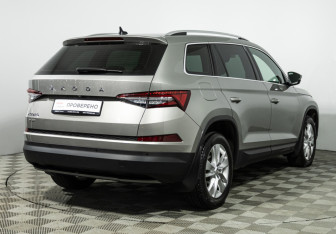 Подержанный автомобиль Skoda Kodiaq 2022 года (5 фото)