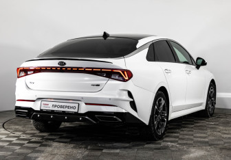 Подержанный автомобиль Kia K5 2020 года (7 фото)
