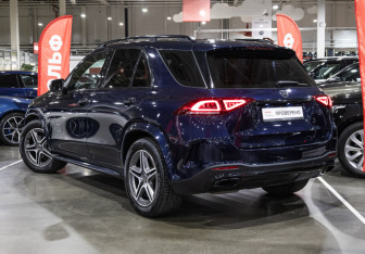 Подержанный автомобиль Mercedes-Benz GLE 2021 года (11 фото)
