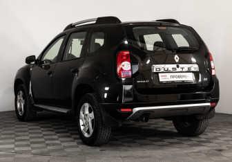 Подержанный автомобиль Renault Duster 2012 года (7 фото)
