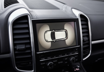 Подержанный автомобиль Porsche Cayenne 2015 года (14 фото)