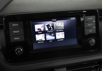 Подержанный автомобиль Skoda Rapid Liftback 2021 года (13 фото)