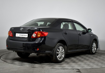 Подержанный автомобиль Toyota Corolla Sedan 2007 года (5 фото)